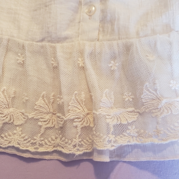 Ruffled Lace Top💕 - Picture 3 of 6